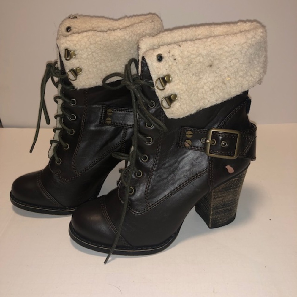 Chinese Laundry  Boots winter and snow